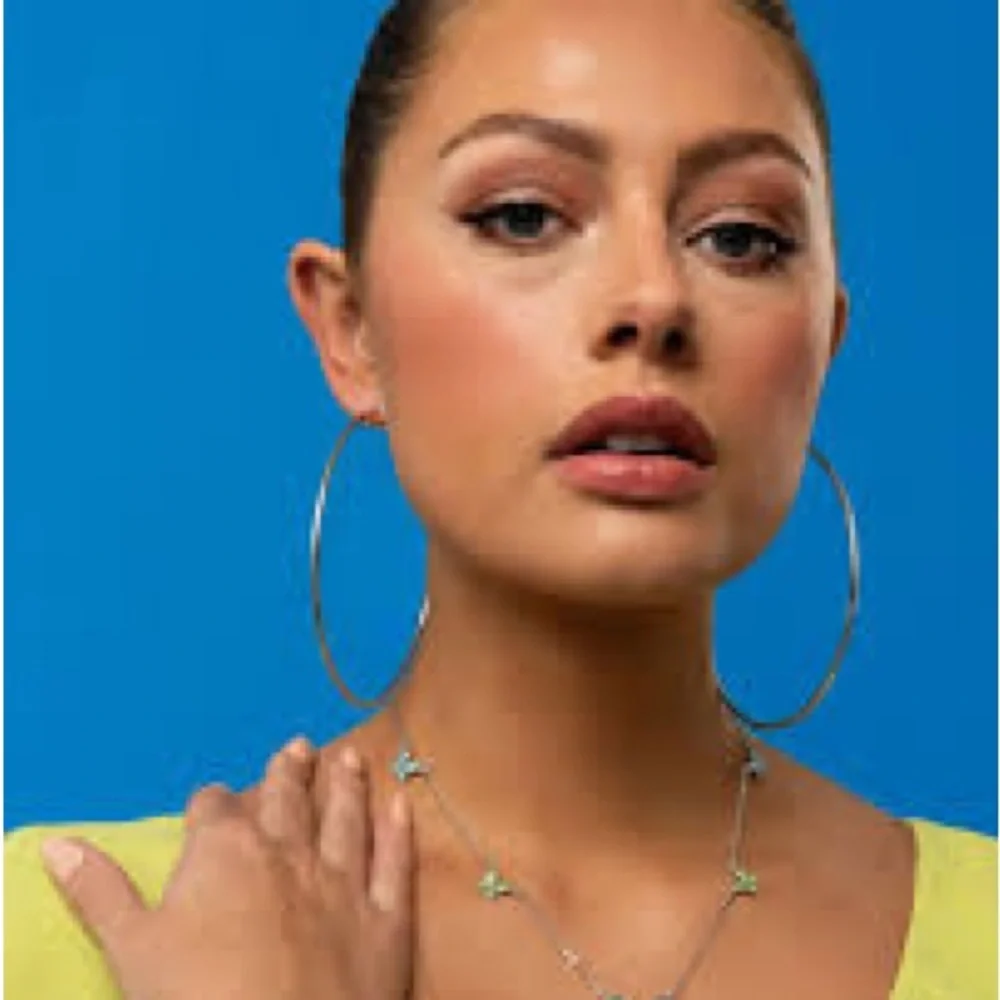 Necklace - Picture 2 of 3